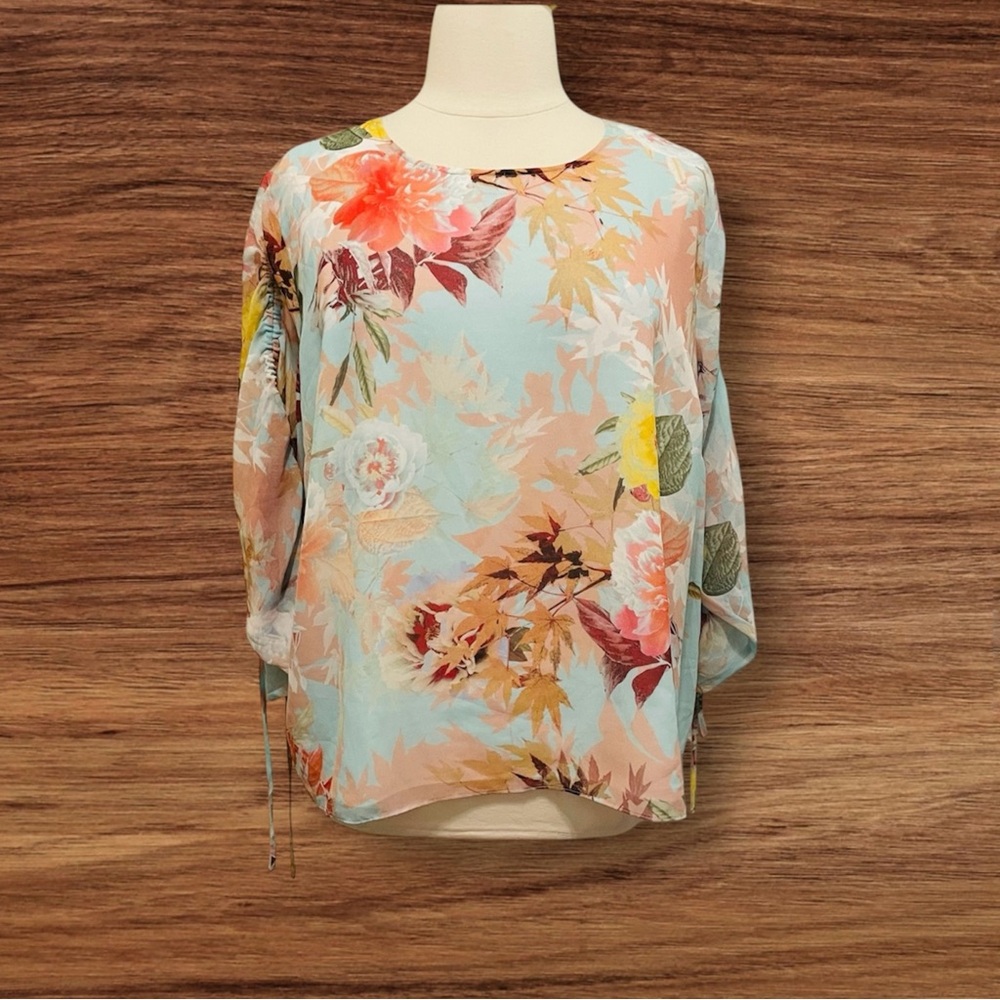 BARGAIN 2/$15 Vince Camuto Watercolor Floral Blouse